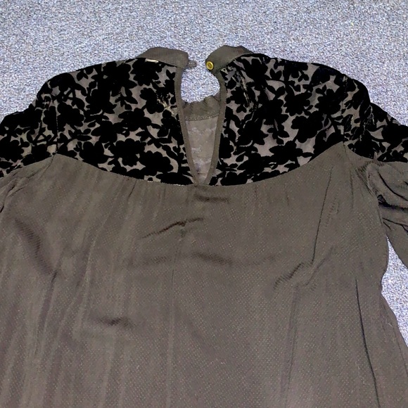 Black Velvet Longsleeve - Picture 3 of 4